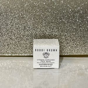 5 for $25 item 🌺 Mini Bobbi Brown Vitamin Enriched Face Base
